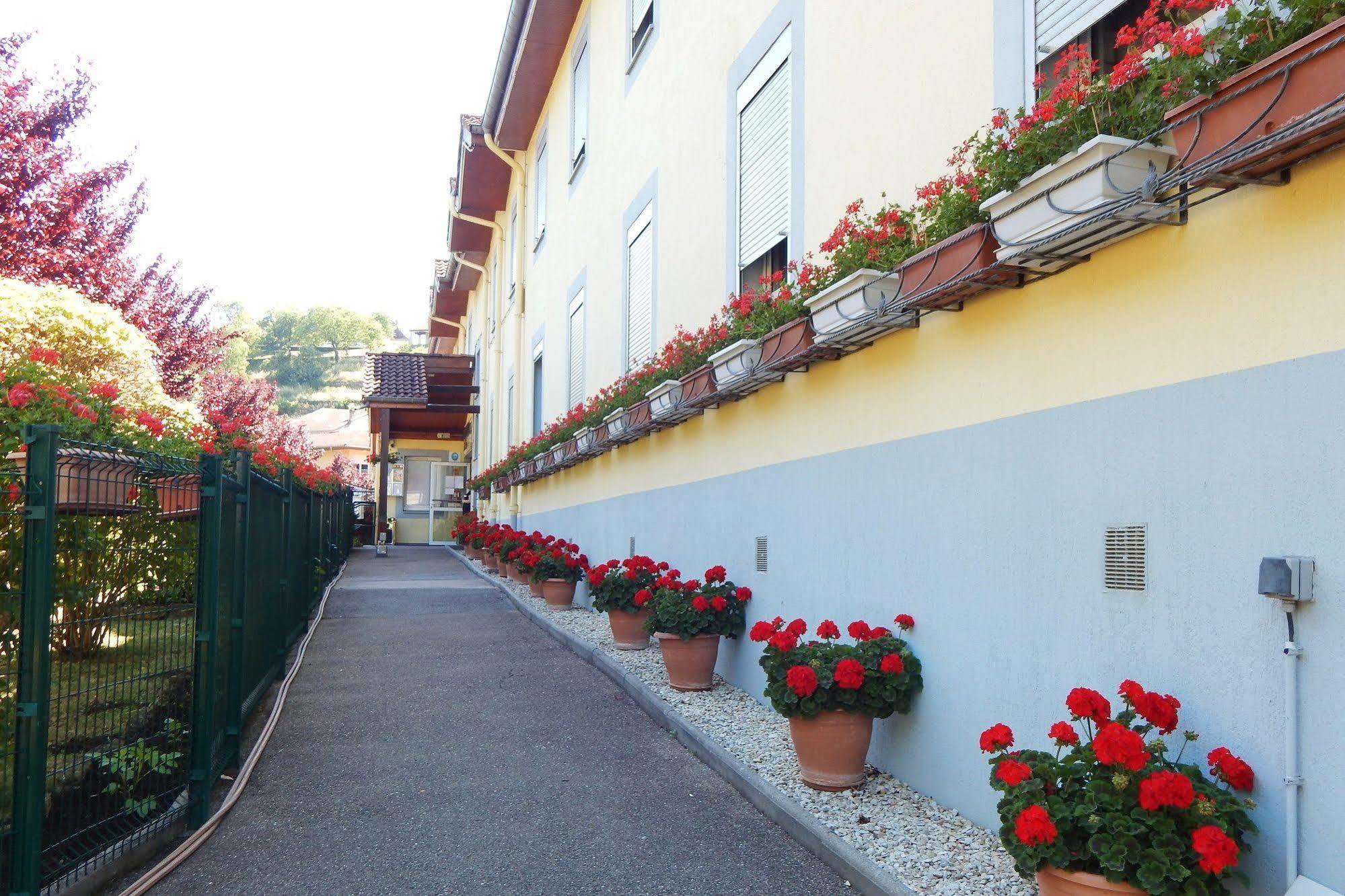 Hôtel Aster Briey Exterior foto